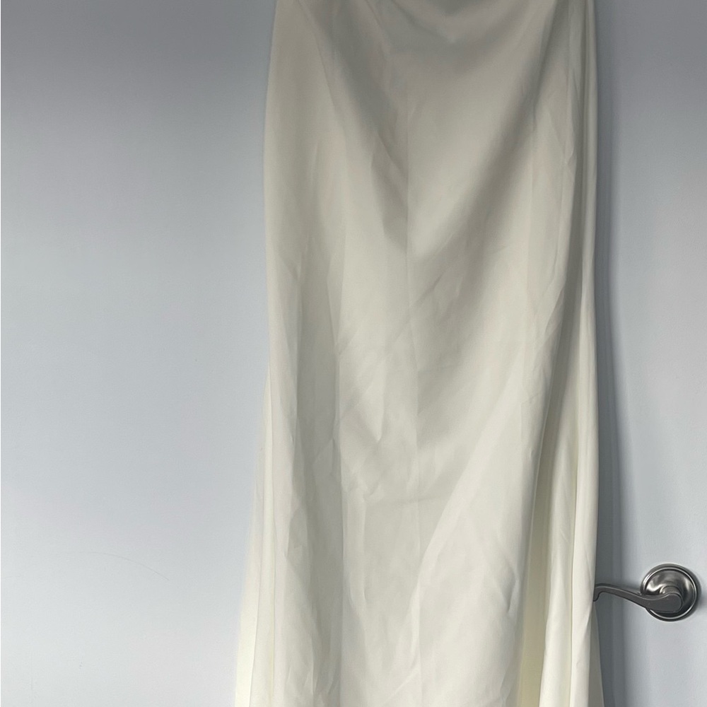 Elegant White Strapless Wedding Dress